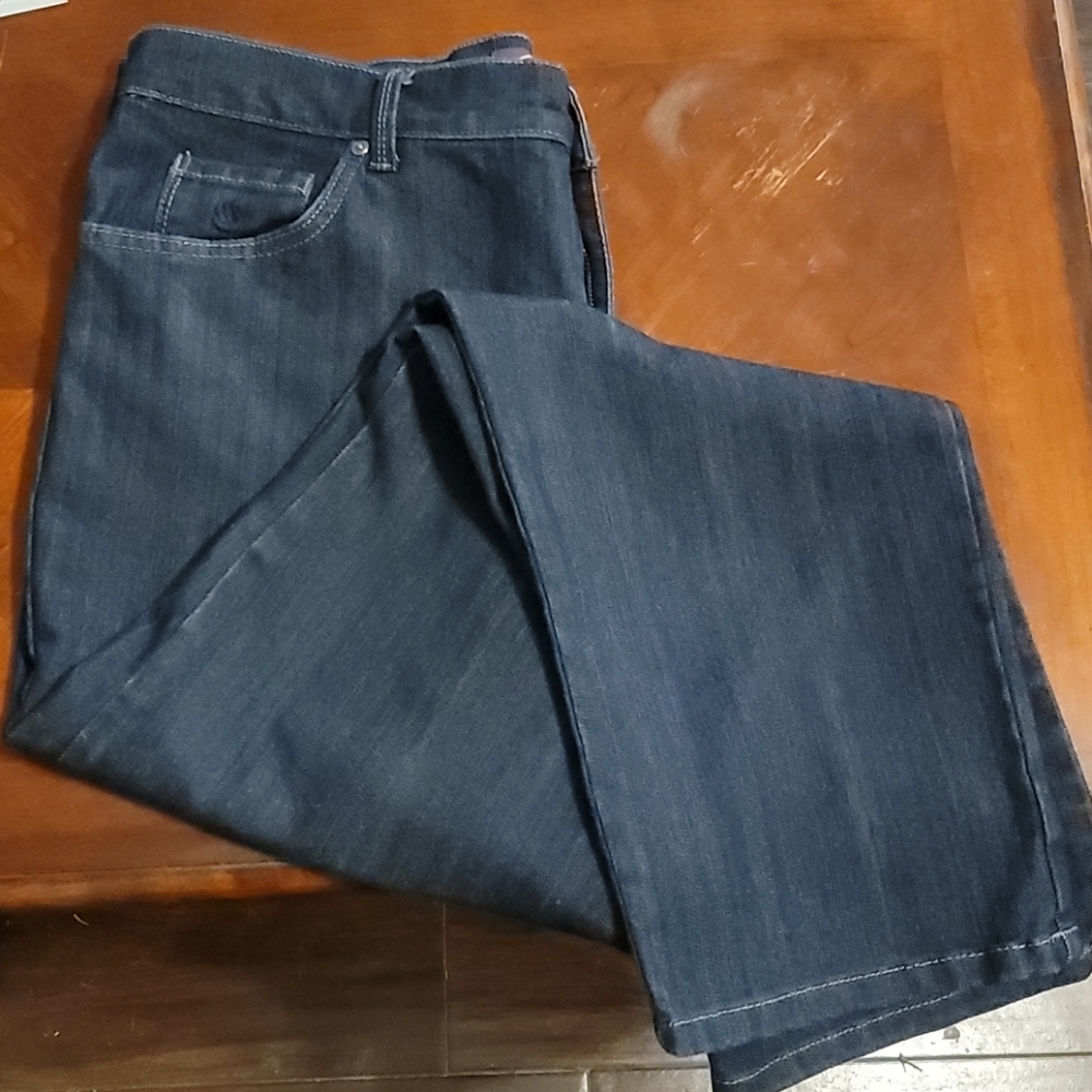 🎉HP🎉Gloria Vanderbilt Amanda Boot Cut Jeans Size 16P